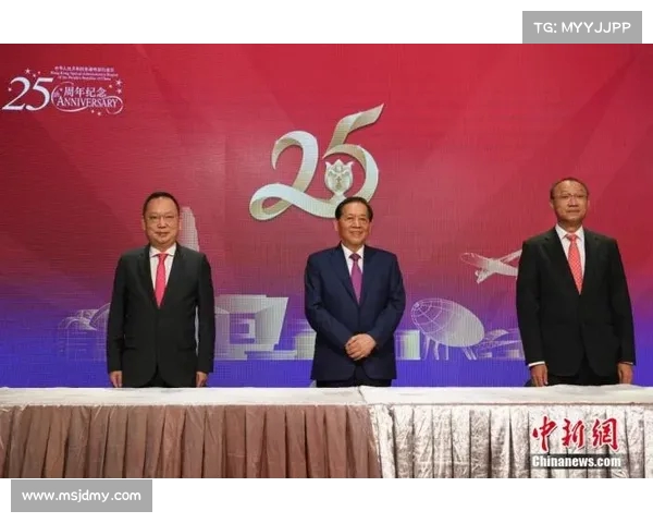 德媒称多特主席社媒曝光迪朗维尔伤情 引发管理层集体不满 德媒称多特主席社媒曝光迪朗维尔伤情 引发管理层集体不满